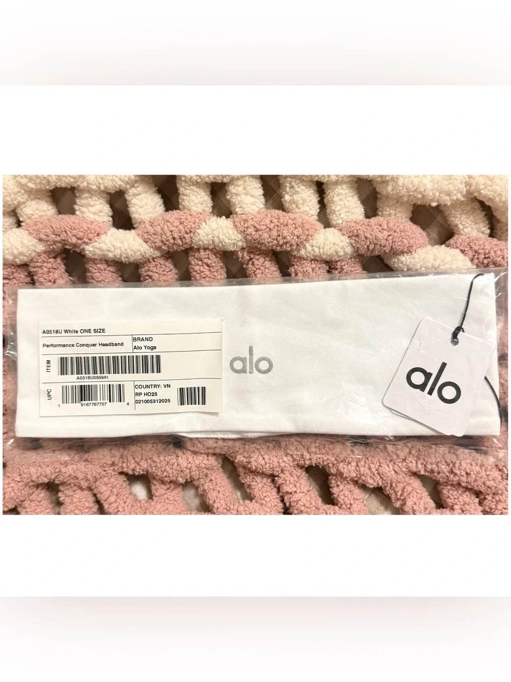 ALO Yoga White Performance Conquer Headband - Picture 3 of 3